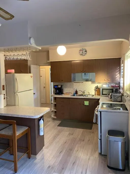 Unique Park House 5Min Walk To Subway Apartment Vancouver