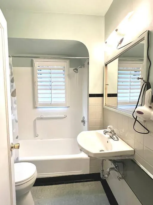 Unique Park House 5Min Walk To Subway Apartment Vancouver