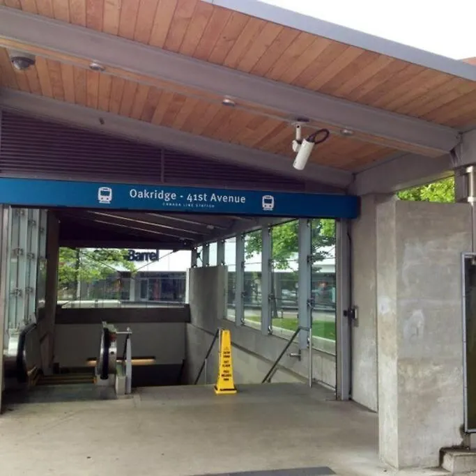 Unique Park House 5Min Walk To Subway Apartment Vancouver