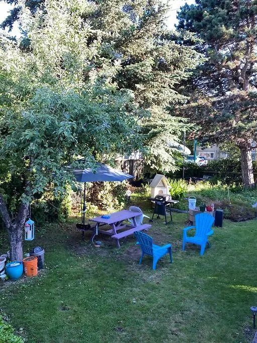 Unique Park House 5Min Walk To Subway Apartment Vancouver